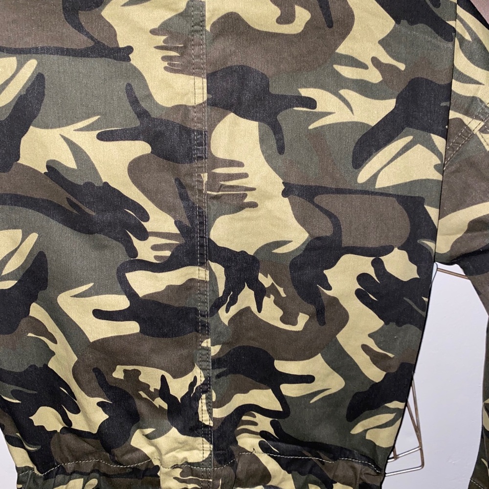 Jumper - Picture 2 of 6